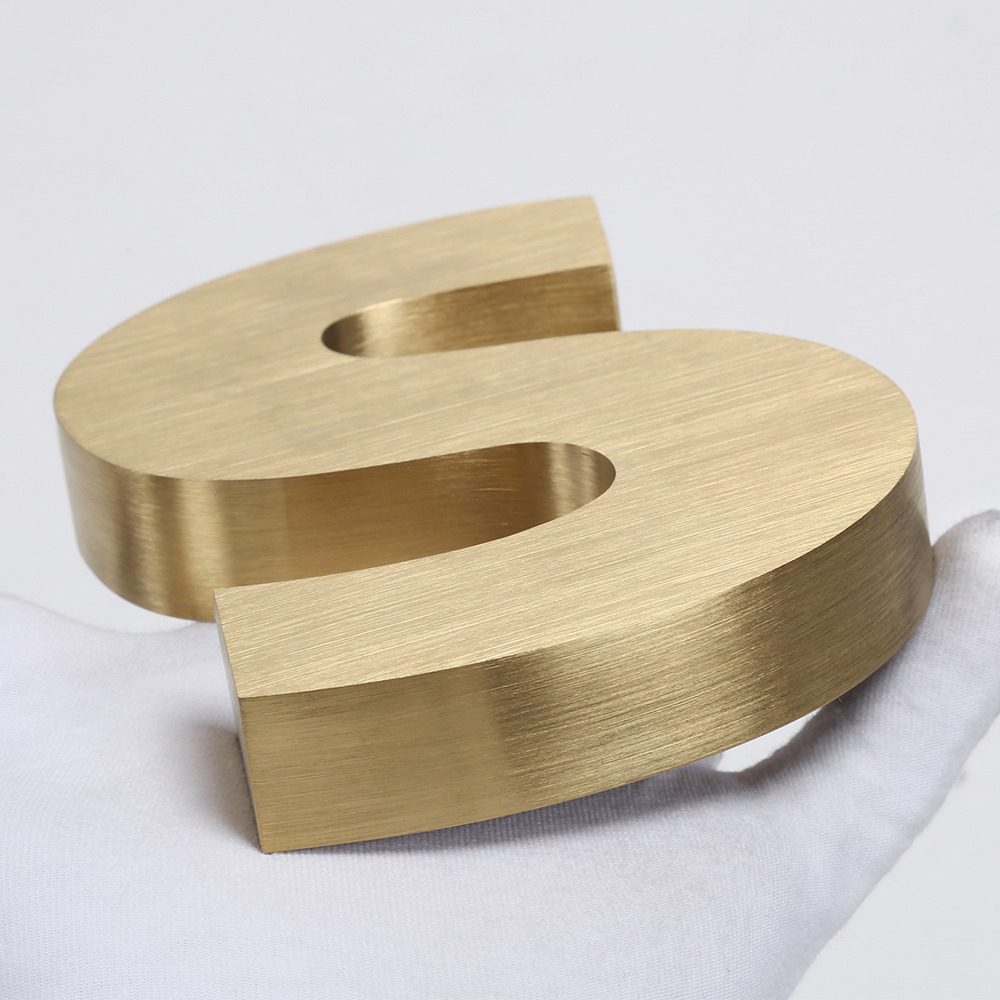 Chữ Nổi Chữ Quảng Cáo 1 Chu Noi Inox Than Inox Khong Den Xuoc Vang
